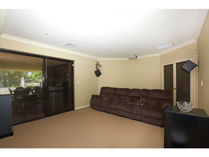 13 Mayfair Mews, Meadow Springs WA 6210