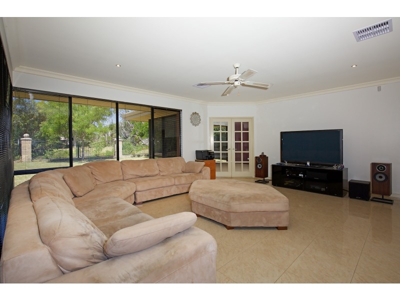 13 Mayfair Mews, Meadow Springs WA 6210