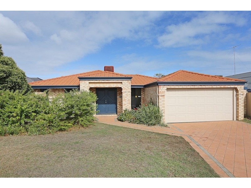 24 Daydream Plaza, Halls Head WA 6210