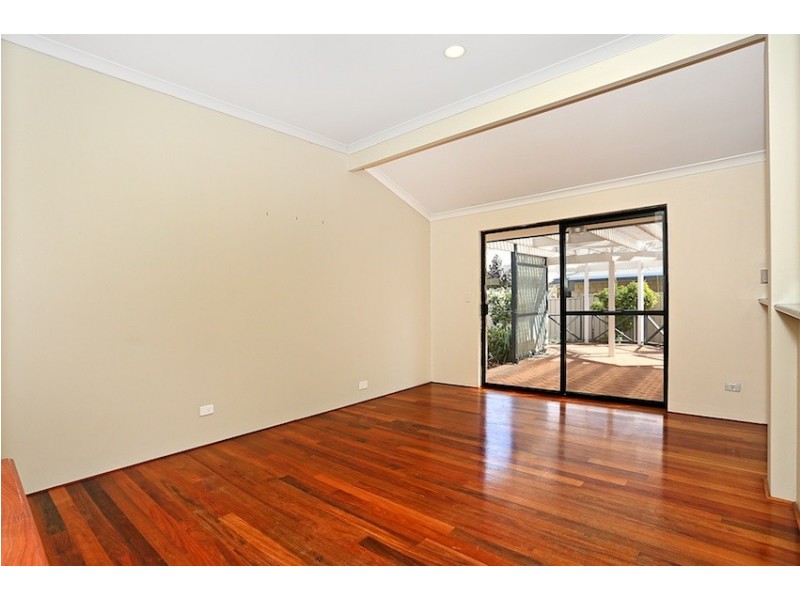 24 Daydream Plaza, Halls Head WA 6210