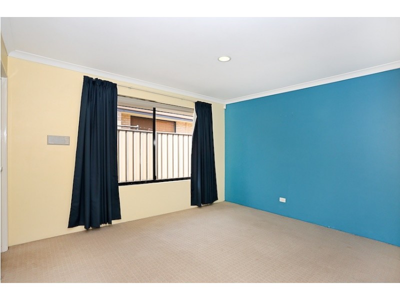 24 Daydream Plaza, Halls Head WA 6210