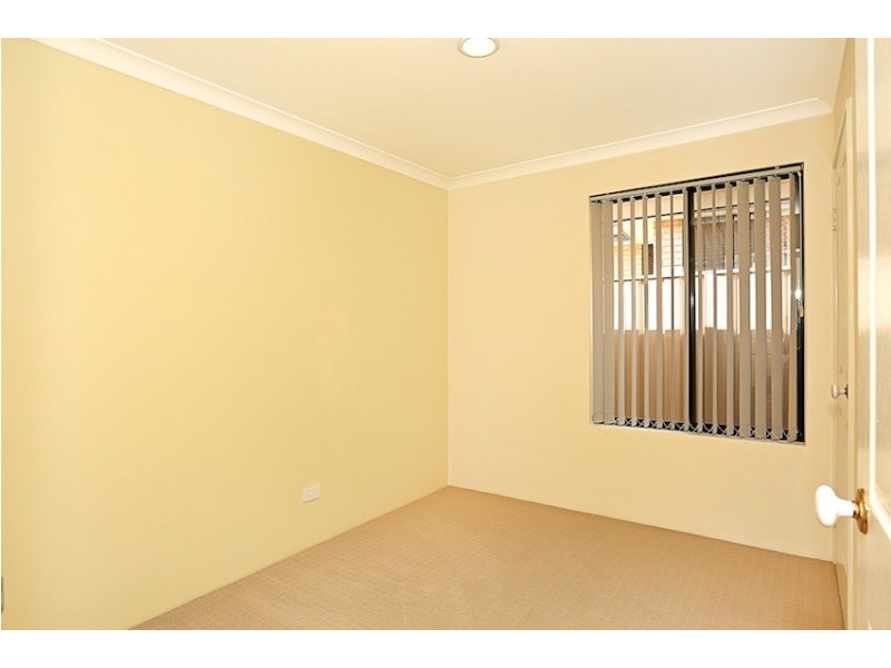 24 Daydream Plaza, Halls Head WA 6210