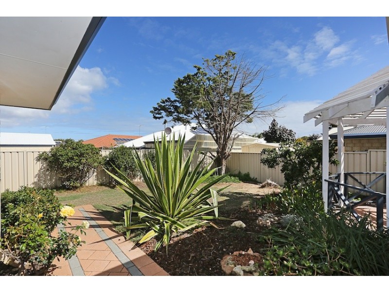 24 Daydream Plaza, Halls Head WA 6210