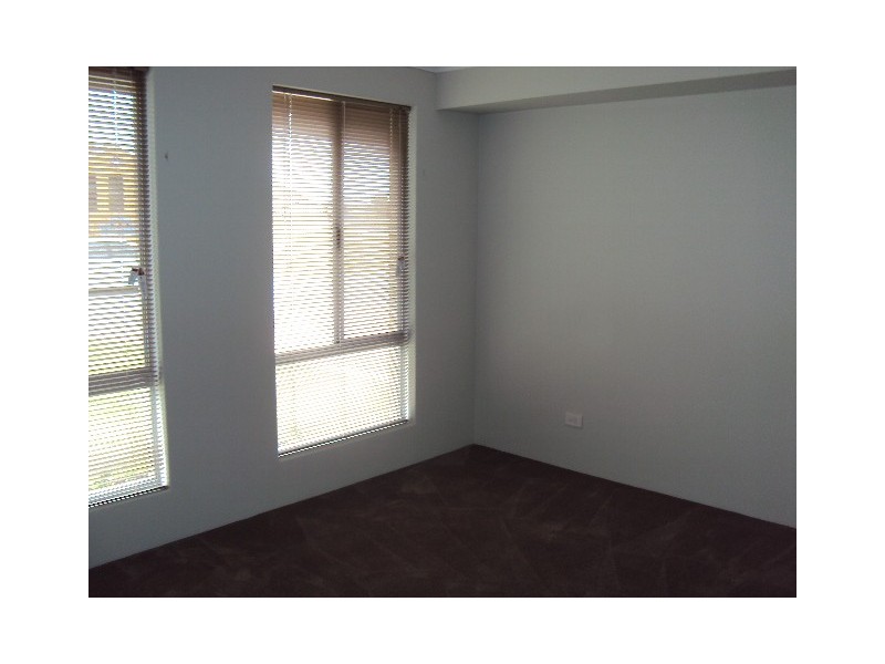 78 Leisure Way, Halls Head WA 6210