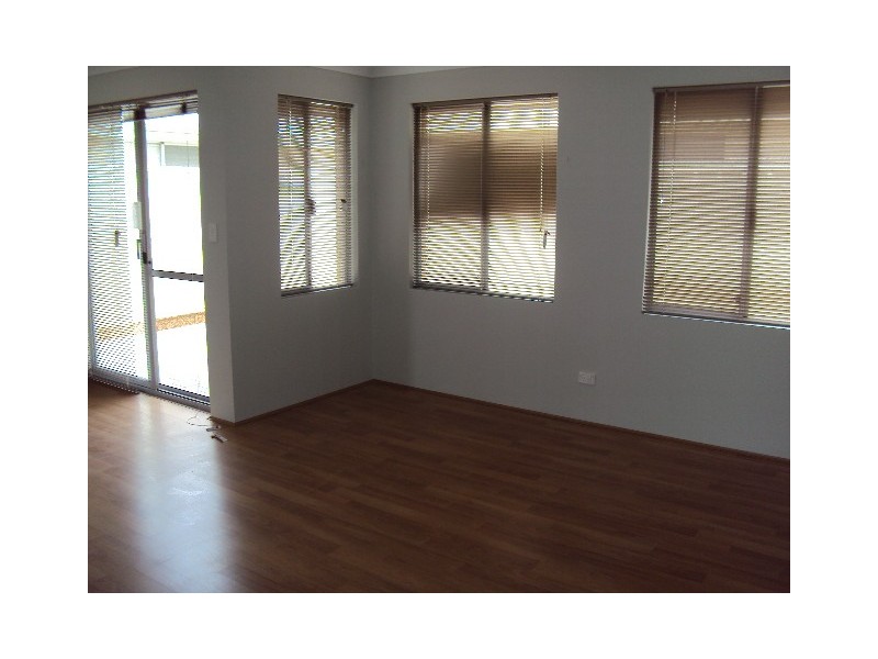 78 Leisure Way, Halls Head WA 6210