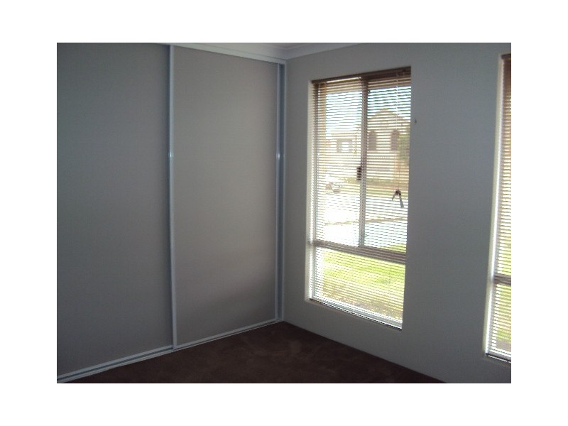 78 Leisure Way, Halls Head WA 6210