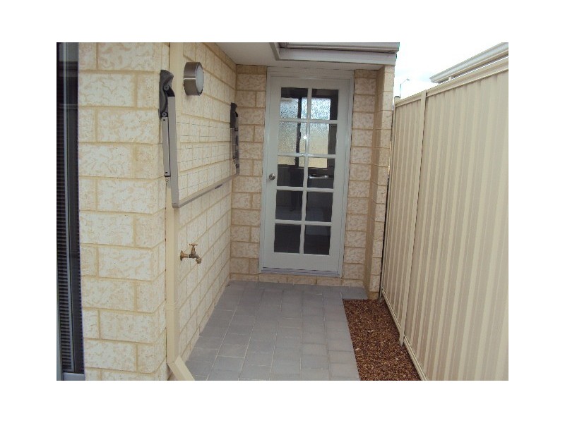 78 Leisure Way, Halls Head WA 6210