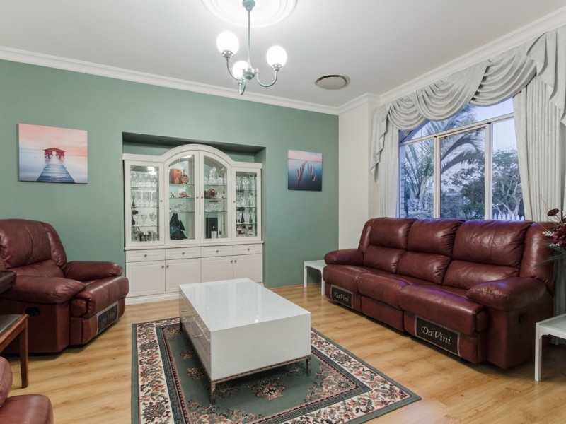 9 Aztec Island Retreat, Halls Head WA 6210