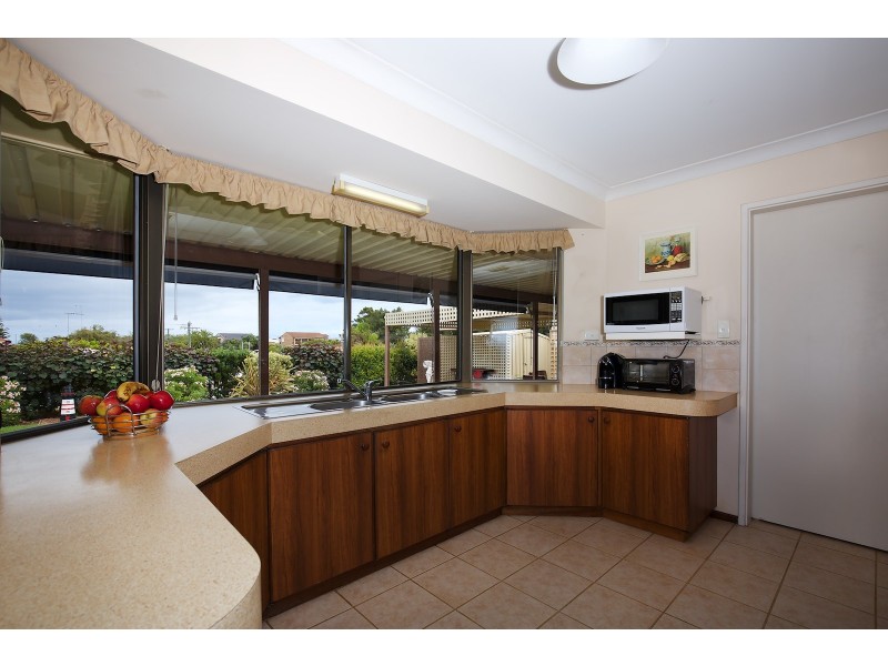 30 Perseus Road, Silver Sands WA 6210