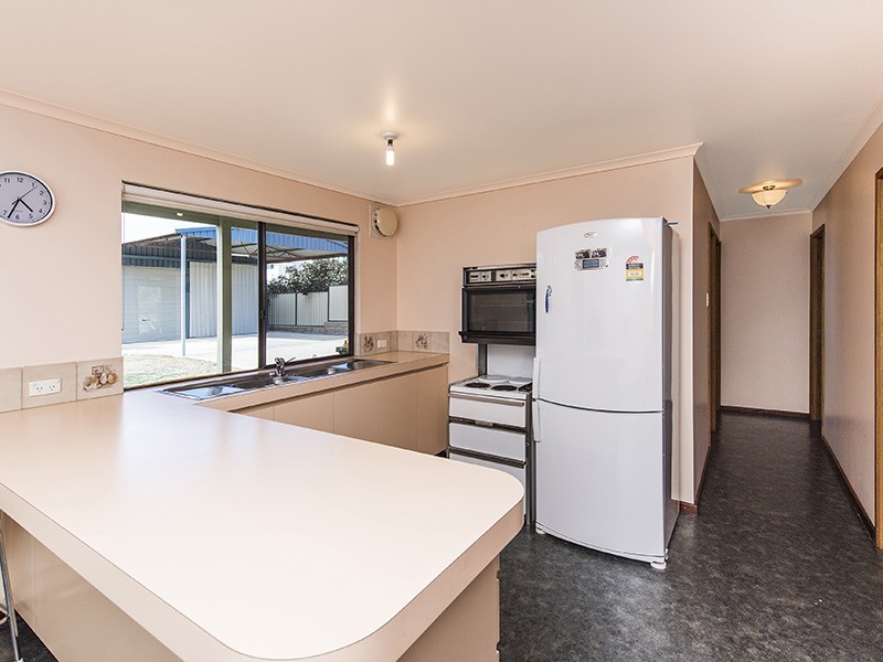 24 Vanessa Road, Falcon WA 6210