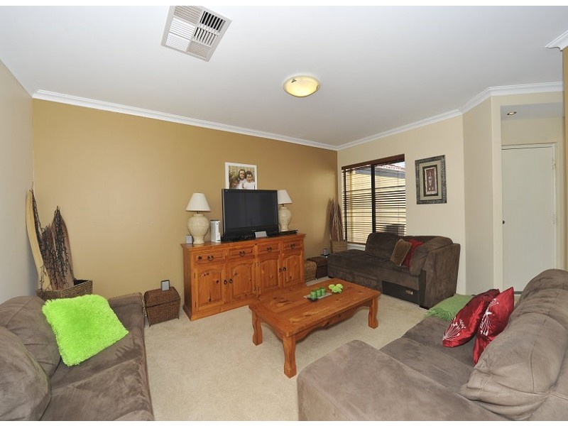 49 Hibbertia Follow, Halls Head WA 6210