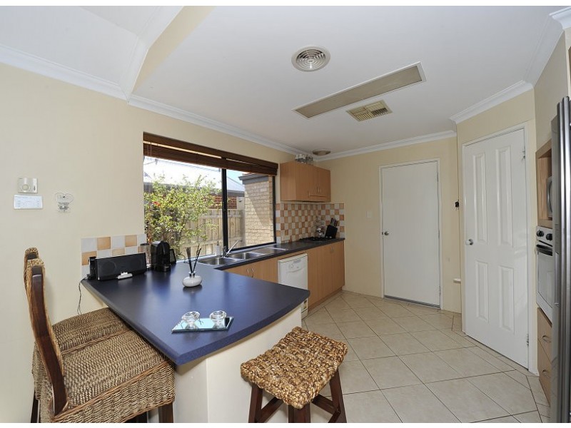 49 Hibbertia Follow, Halls Head WA 6210