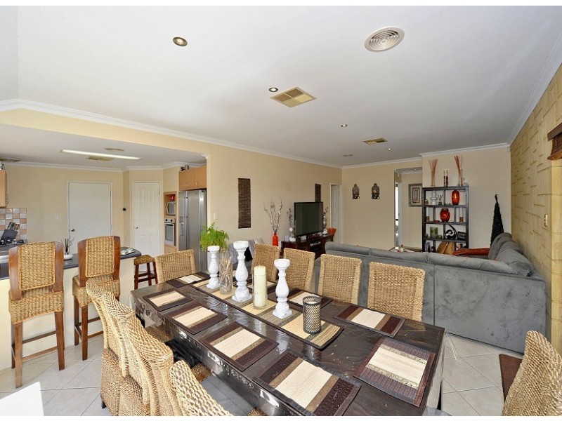 49 Hibbertia Follow, Halls Head WA 6210