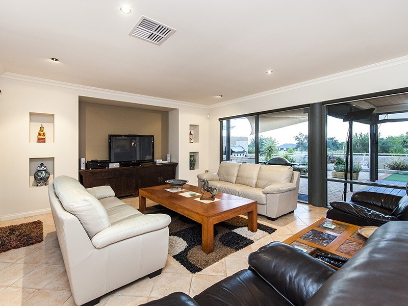 51 Lakeway Retreat, Dawesville WA 6211