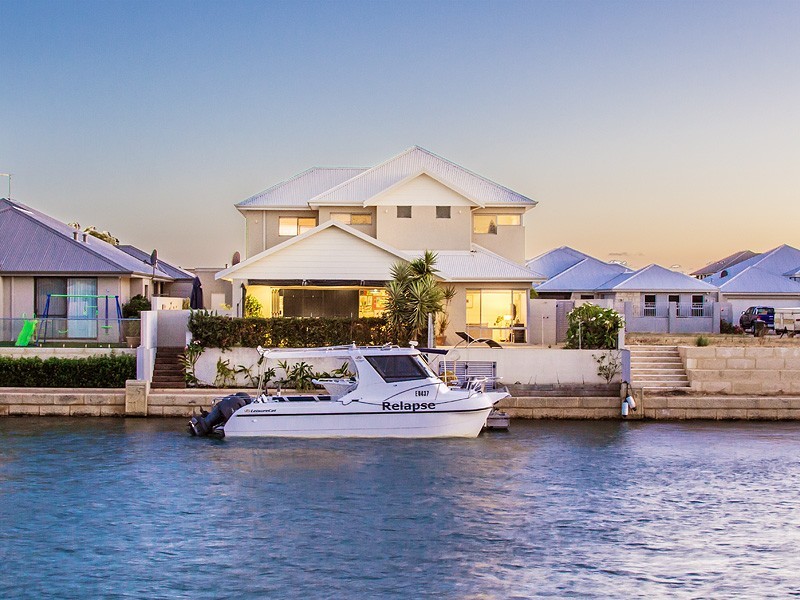 16 Twilight Court, Dudley Park WA 6210