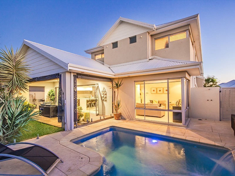 16 Twilight Court, Dudley Park WA 6210