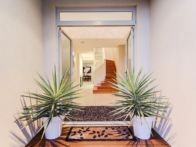 16 Twilight Court, Dudley Park WA 6210