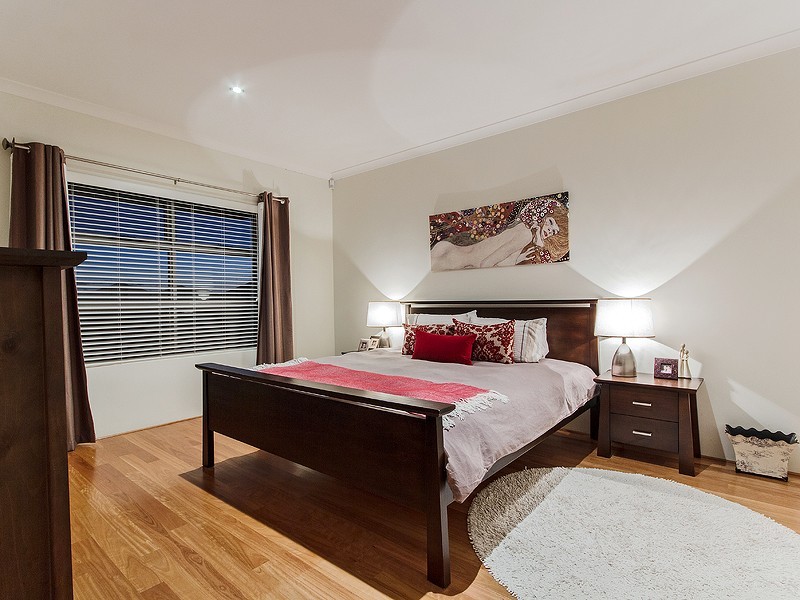 16 Twilight Court, Dudley Park WA 6210