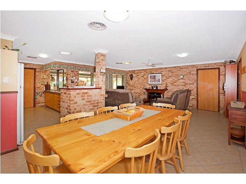 240 Mortimer Rd, Wellard WA 6170