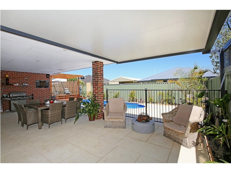 12 Jolly Rambler Blvd, Ravenswood WA 6208