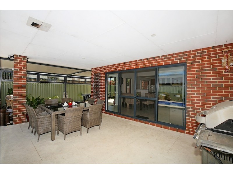 12 Jolly Rambler Blvd, Ravenswood WA 6208