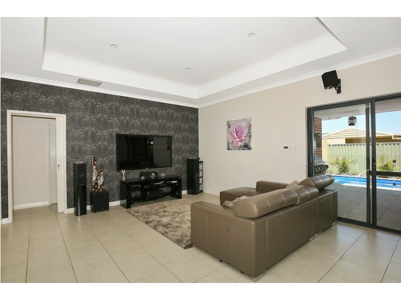 12 Jolly Rambler Blvd, Ravenswood WA 6208