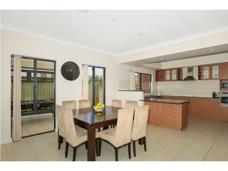 12 Jolly Rambler Blvd, Ravenswood WA 6208