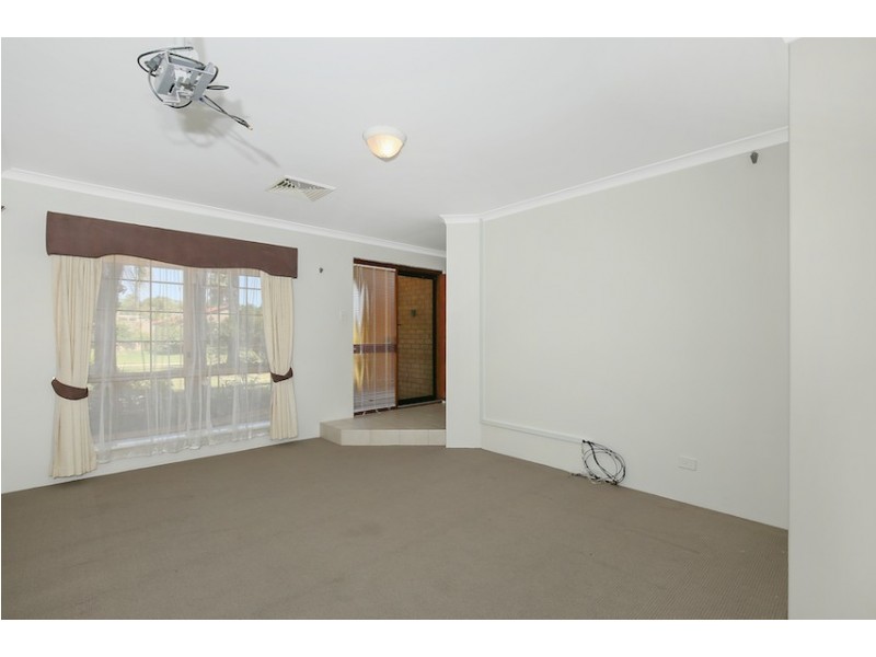 16 Elmore Way, Dudley Park WA 6210