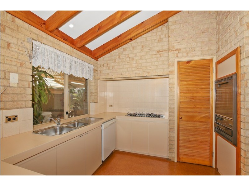 16 Elmore Way, Dudley Park WA 6210