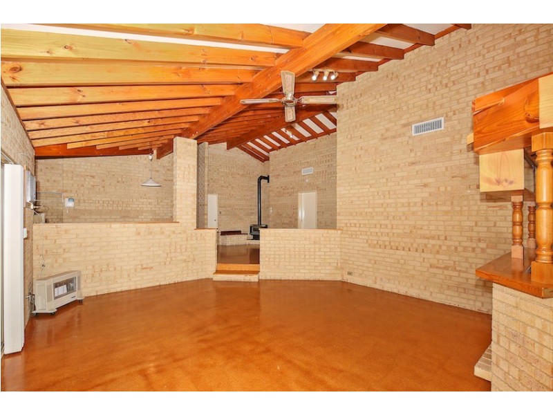 16 Elmore Way, Dudley Park WA 6210