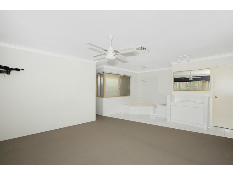 16 Elmore Way, Dudley Park WA 6210