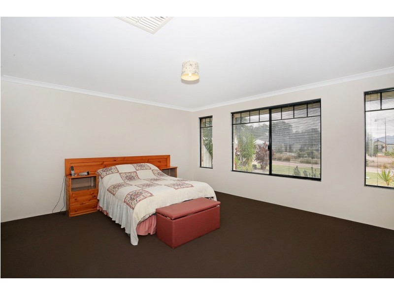 2 Capilano Court, Meadow Springs WA 6210