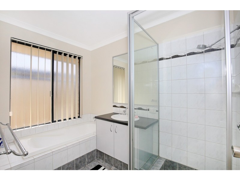 2 Capilano Court, Meadow Springs WA 6210