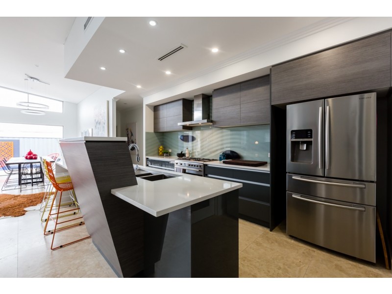 9 Buttercup Parkway, Halls Head WA 6210