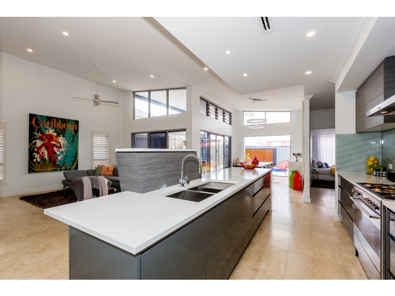 9 Buttercup Parkway, Halls Head WA 6210