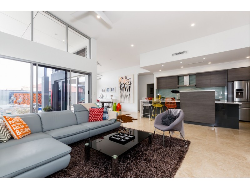 9 Buttercup Parkway, Halls Head WA 6210