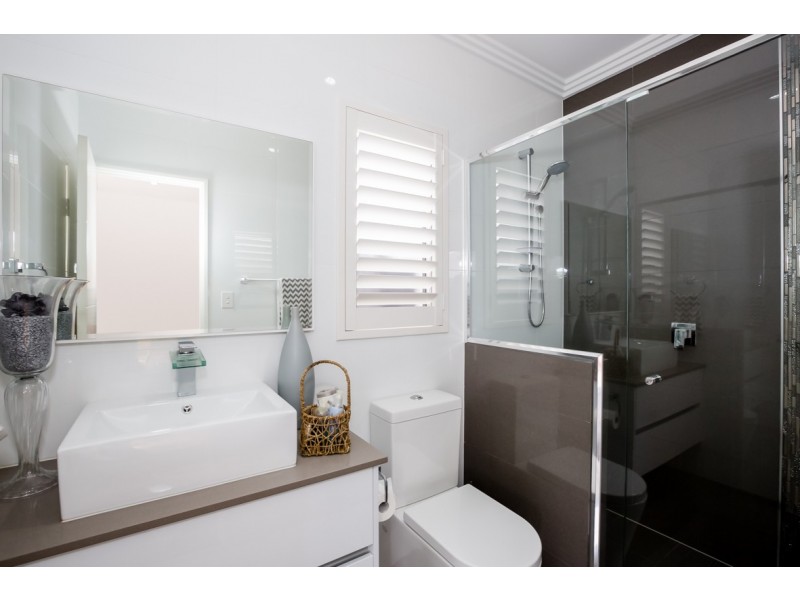 9 Buttercup Parkway, Halls Head WA 6210