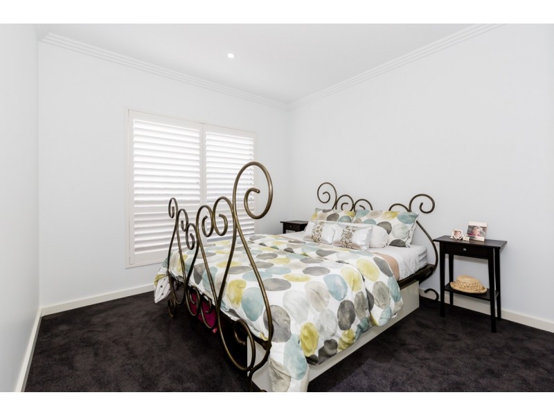9 Buttercup Parkway, Halls Head WA 6210