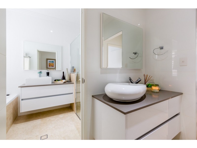 9 Buttercup Parkway, Halls Head WA 6210