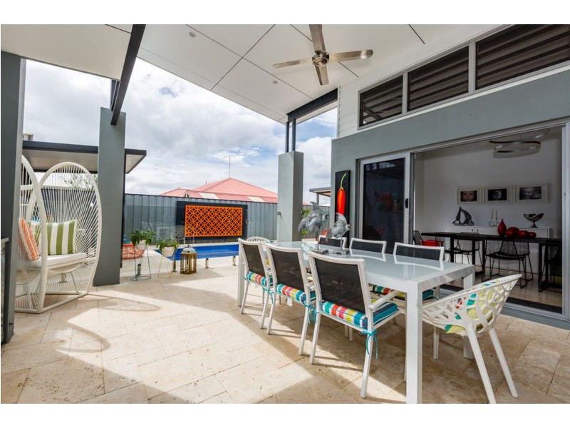 9 Buttercup Parkway, Halls Head WA 6210