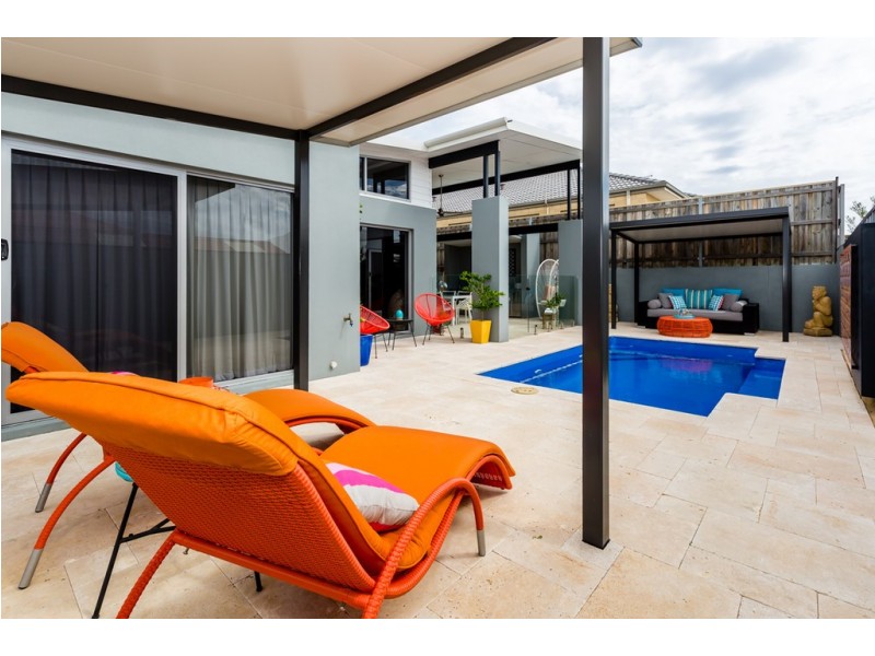 9 Buttercup Parkway, Halls Head WA 6210