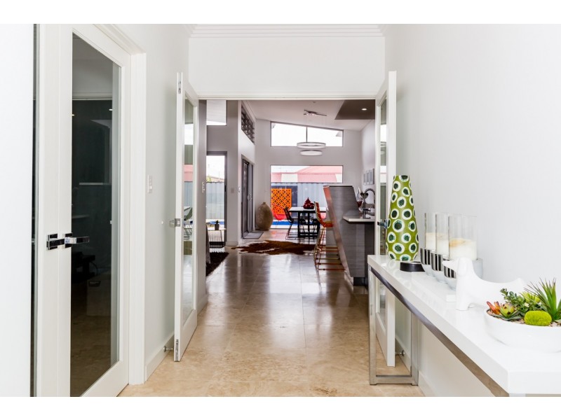 9 Buttercup Parkway, Halls Head WA 6210