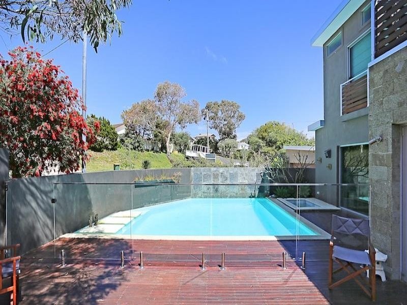2 Allan Place, Halls Head WA 6210