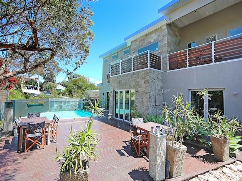 2 Allan Place, Halls Head WA 6210