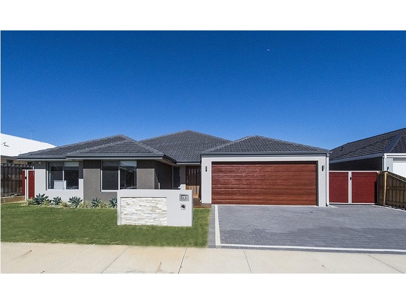 43 Solandri Turn, Halls Head WA 6210