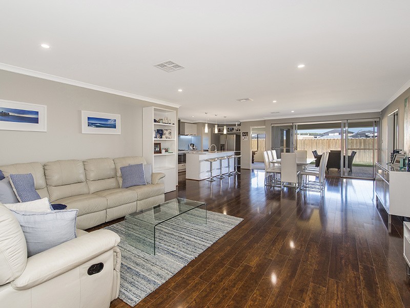43 Solandri Turn, Halls Head WA 6210