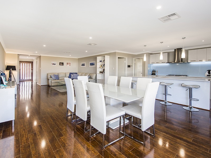 43 Solandri Turn, Halls Head WA 6210