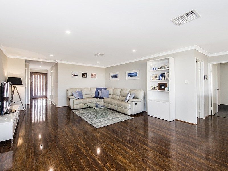 43 Solandri Turn, Halls Head WA 6210