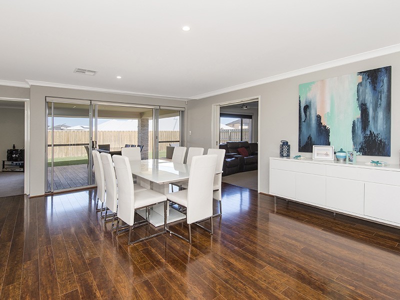 43 Solandri Turn, Halls Head WA 6210