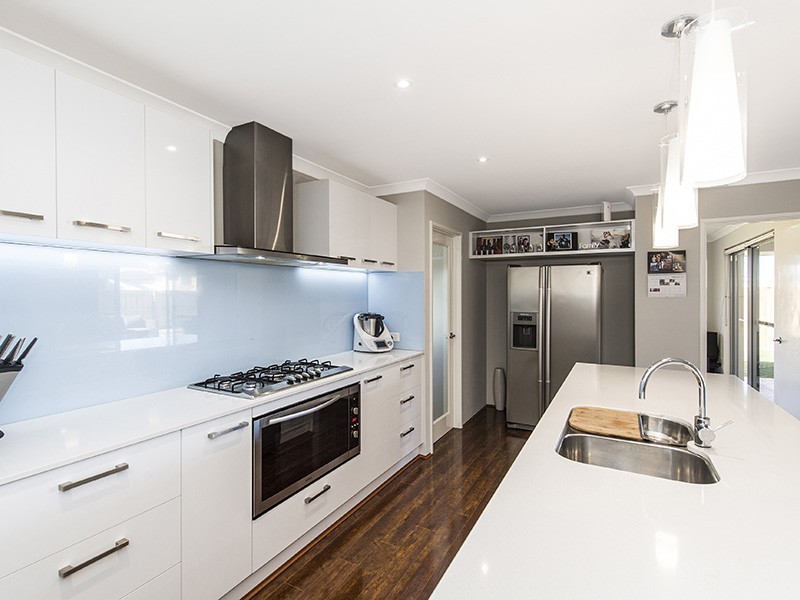 43 Solandri Turn, Halls Head WA 6210